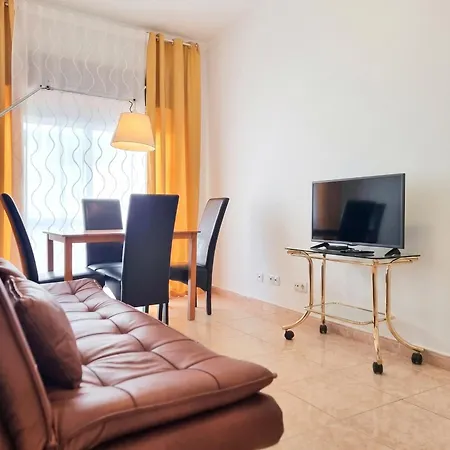 Spacious In Faro, 92 M² With Terrace * Faro