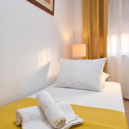 Spacious In Faro, 92 M² With Terrace Apartman *
