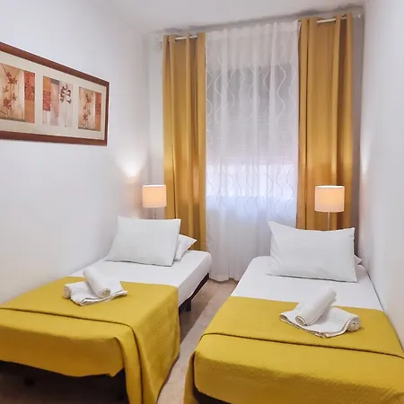 Spacious In Faro, 92 M² With Terrace Апартаменты *