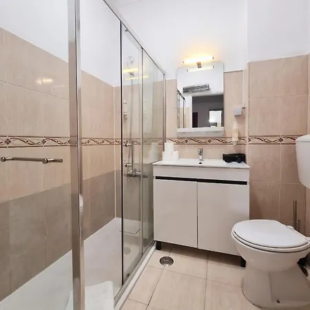 Spacious In Faro, 92 M² With Terrace Apartman Faro