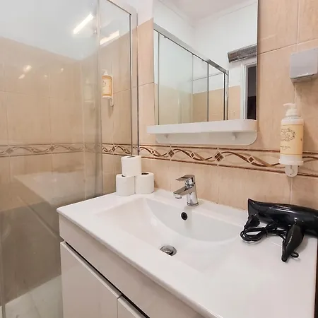 Spacious In Faro, 92 M² With Terrace Apartman