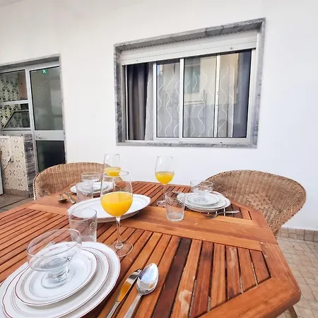 Spacious In Faro, 92 M² With Terrace *