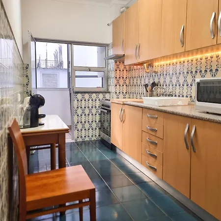 Spacious In Faro, 92 M² With Terrace *